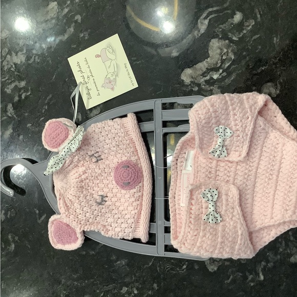 Adorable Newborn photo outfit, Crochet Hat & shorts - Picture 2 of 5